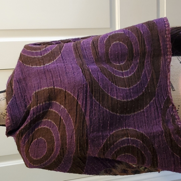 Wool boutique shawl - Picture 3 of 4